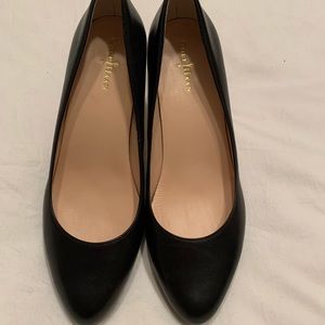 Cole Haan Black Pumps size 8